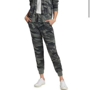 Splendid camo joggers
